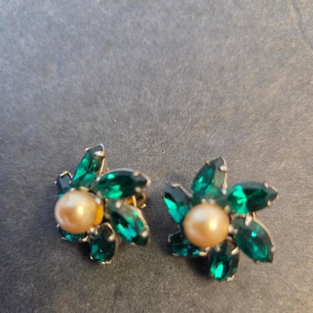 Vintage 1950s Signed Barclay Green Rhinestone & Faux Pearl Clip On Earrings